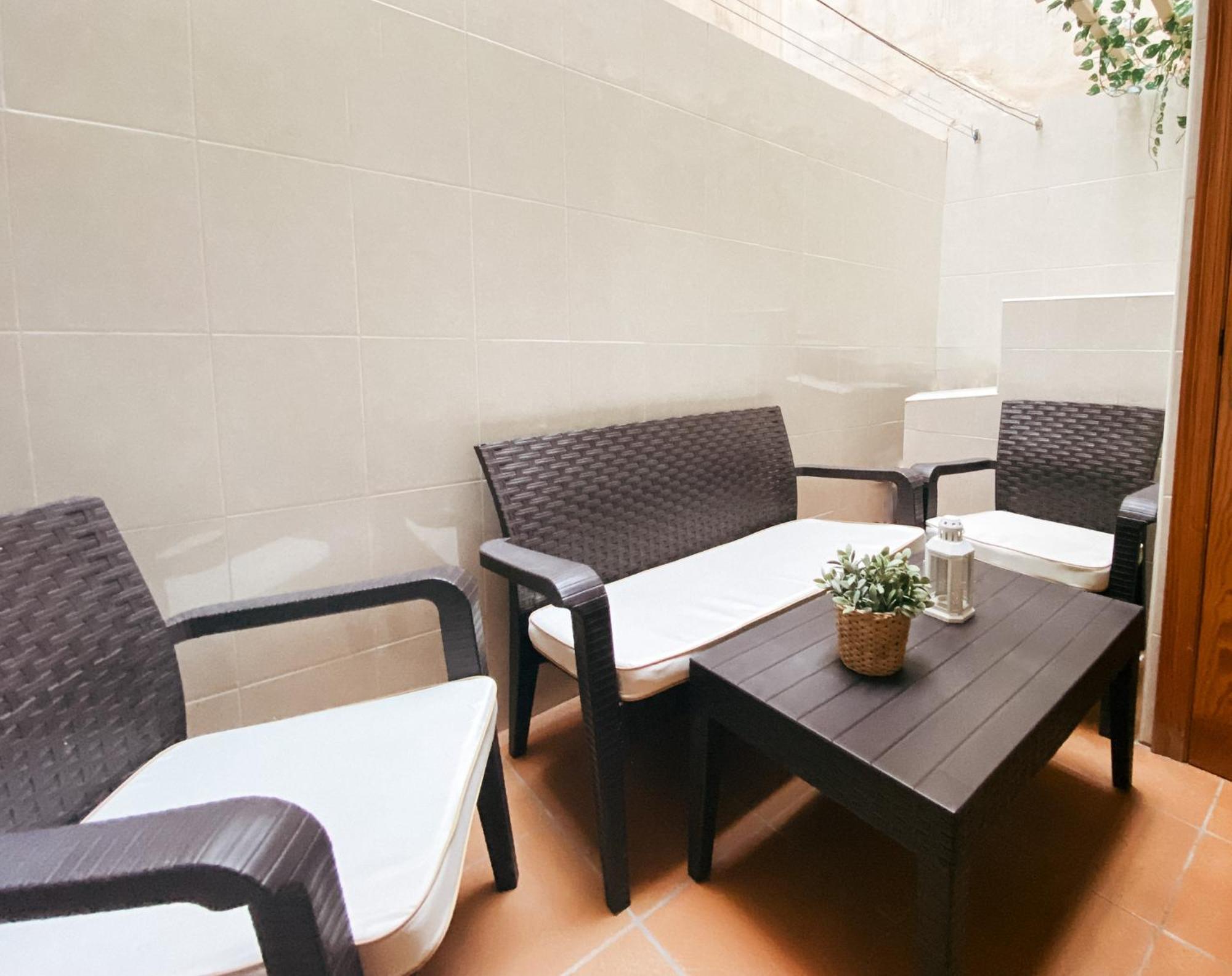 Sol Y Mar Apartments, A 200M De La Playa En El Centro סנטה פולה מראה חיצוני תמונה